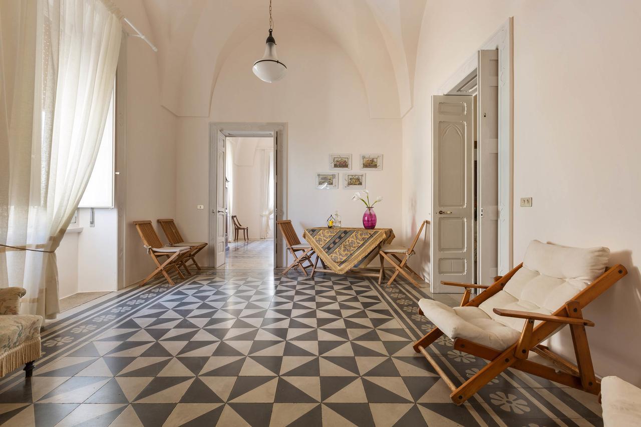 Palazzo Piccinno Парабита Экстерьер фото